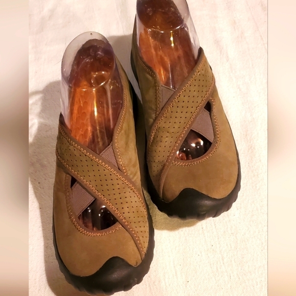 Private by Clark's Non-Slip Soles Suede Uppers Sz. 7.5 Loafers - Picture 1 of 9